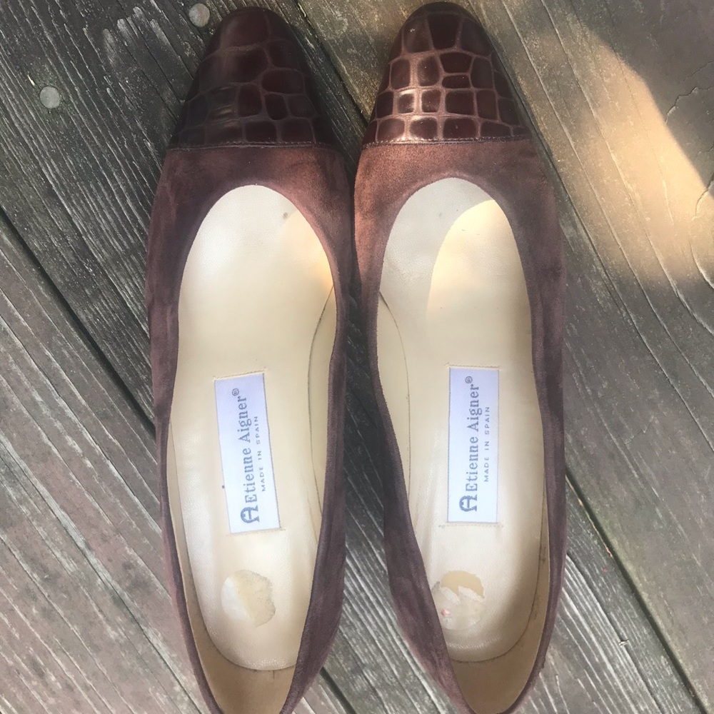 Etienne Aigner brown suede “Ann Marie” heel